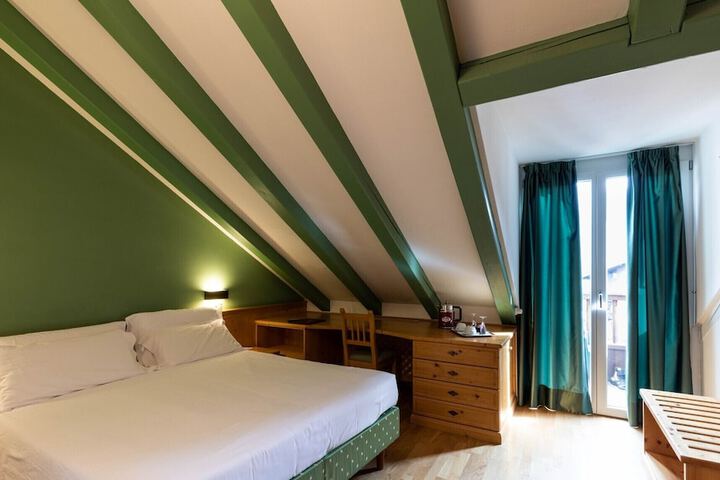 Room 25 of 55