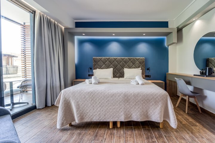 Room 12 of 37