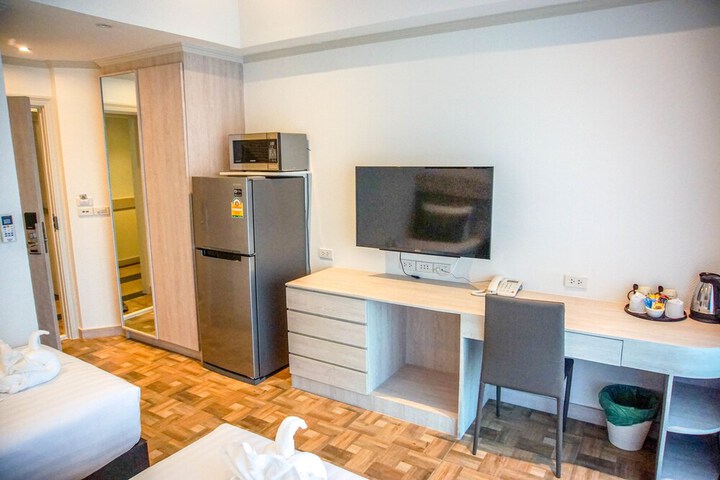 Room 32 of 64