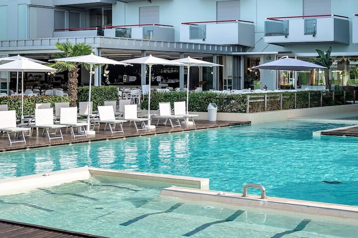 Pool 43 of 89