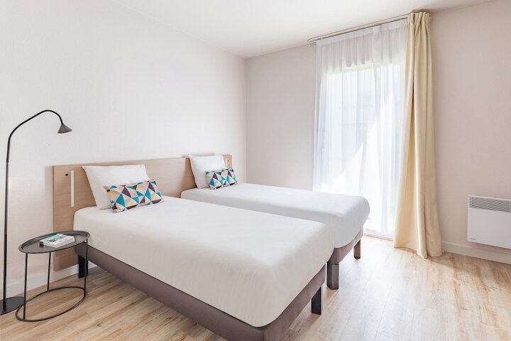 Room 9 of 29