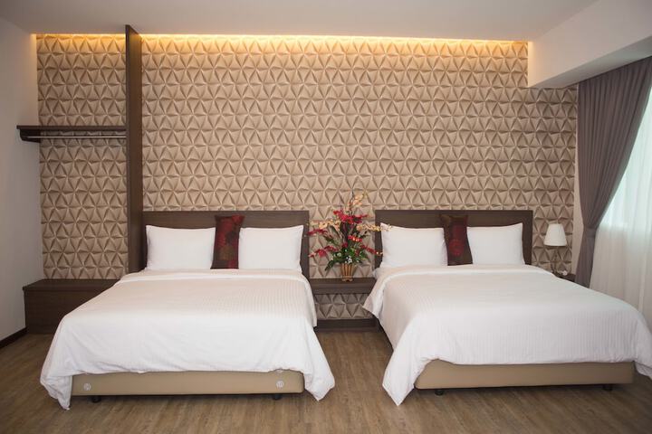 Room 15 of 25