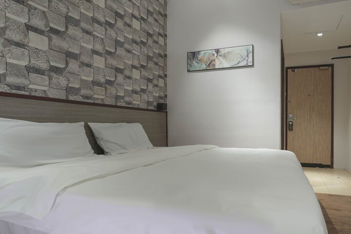 Room 14 of 29