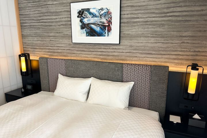 Room 18 of 60