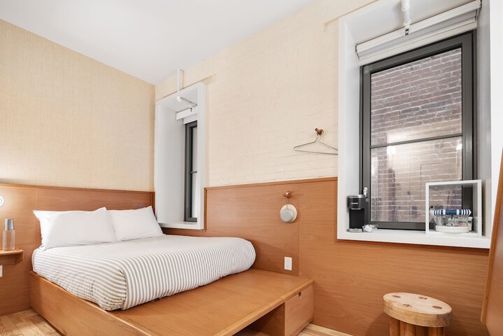 Room 15 of 171