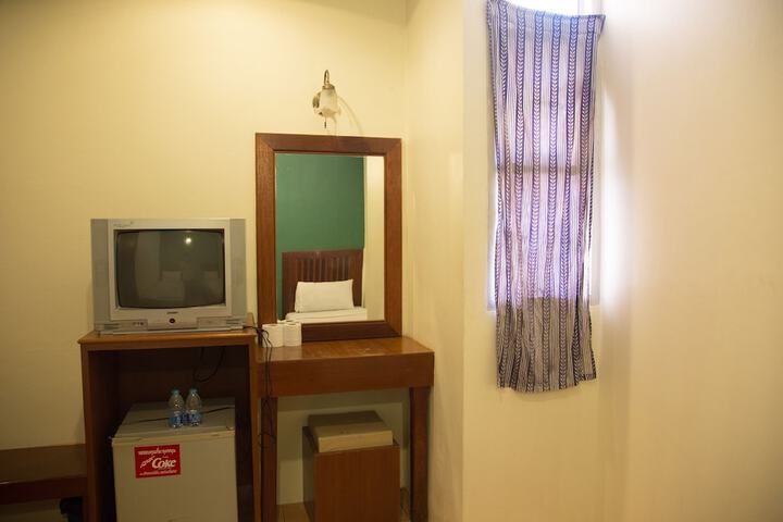 Room 10 of 19