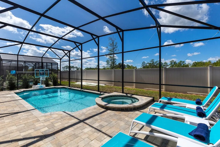 Pool 14 of 30