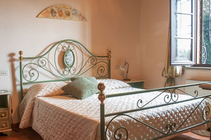 Room 6 of 95