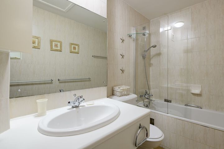 Room 15 of 26