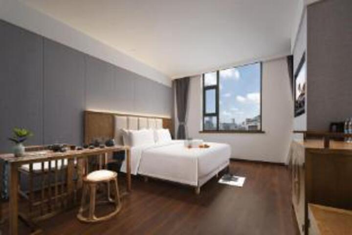 Room 13 of 14