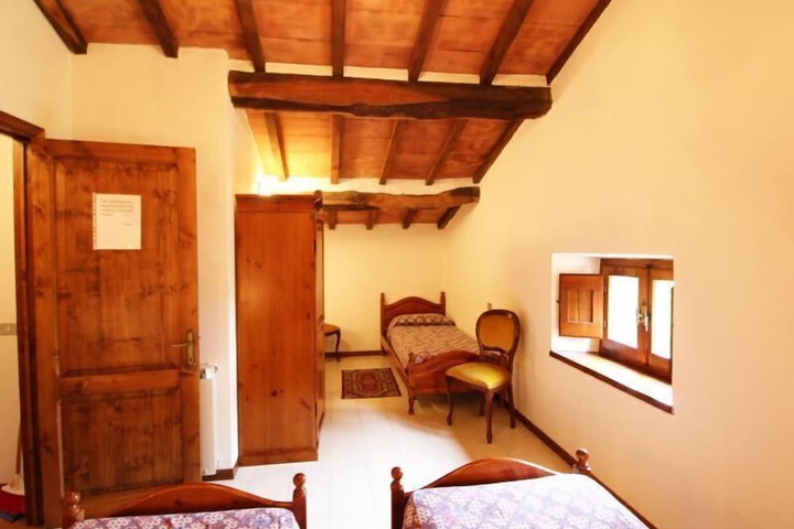 Room 8 of 38