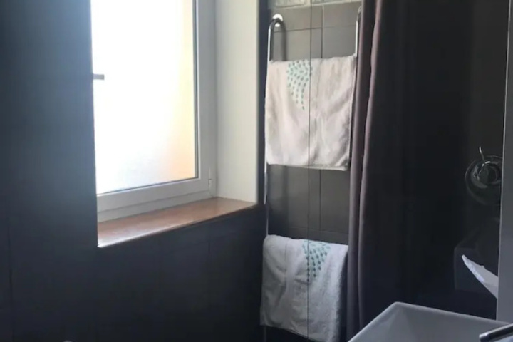 Room 8 of 12