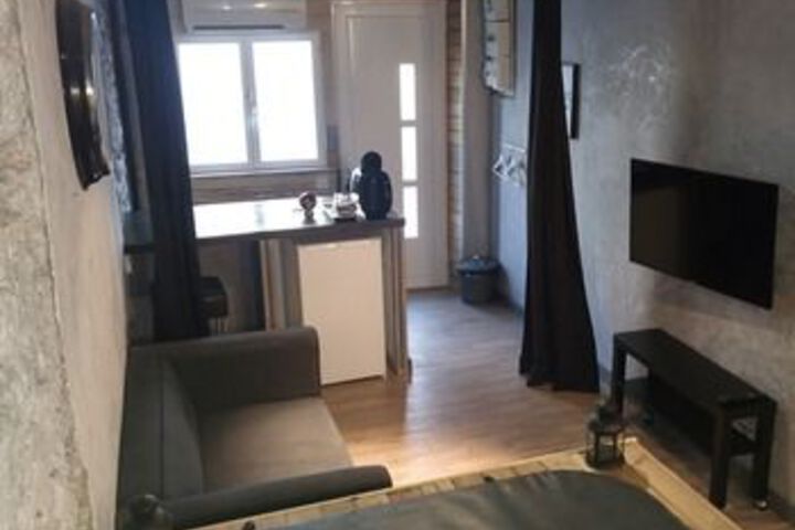Lounge 16 of 24