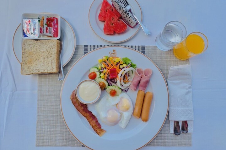 Breakfast/Coffee Service 26 of 37