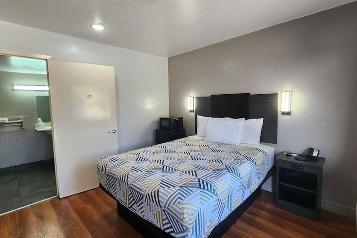 Room 45 of 125