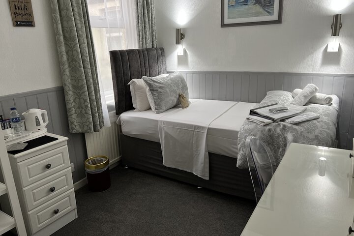 Room 12 of 48
