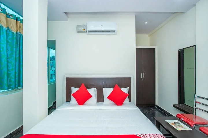 Room 5 of 13