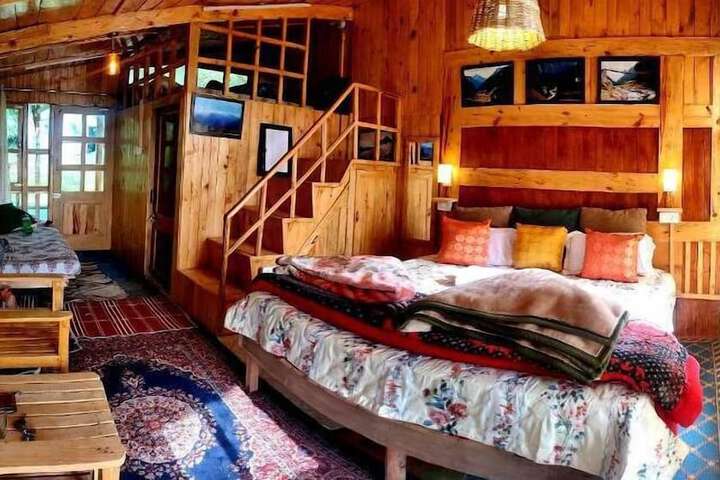 Room 3 of 49