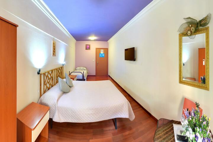 Room 19 of 81