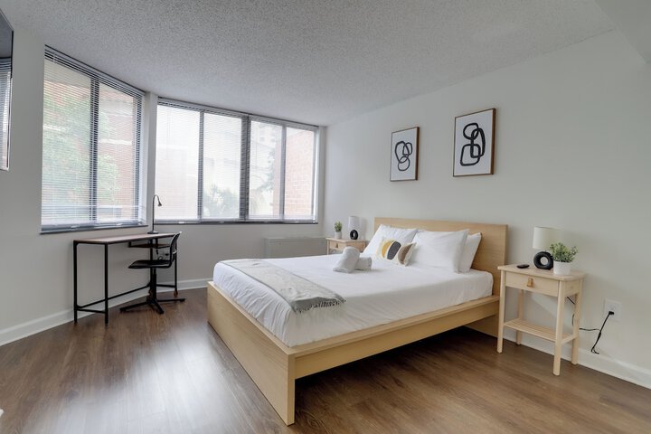 Room 18 of 198