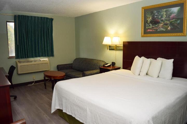 2 Double Beds (1 of 6)