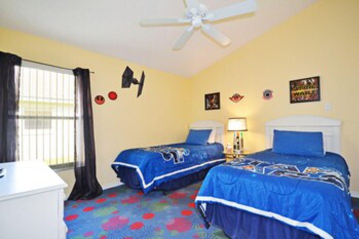 Room 27 of 34