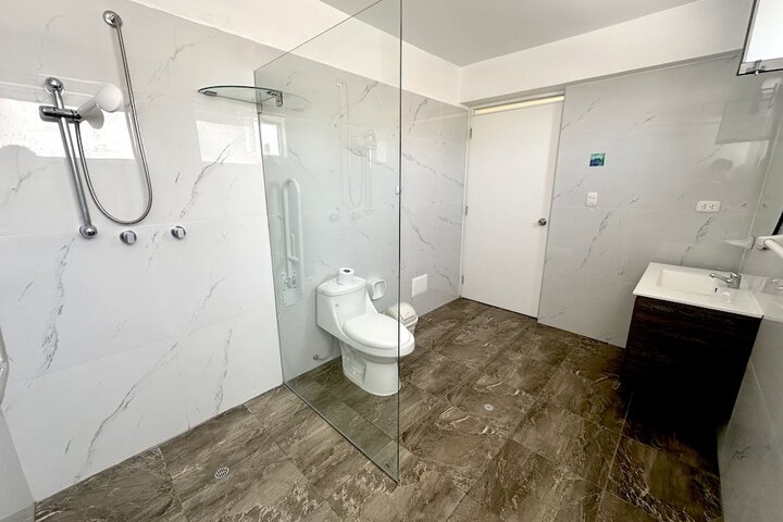 Room 115 of 214