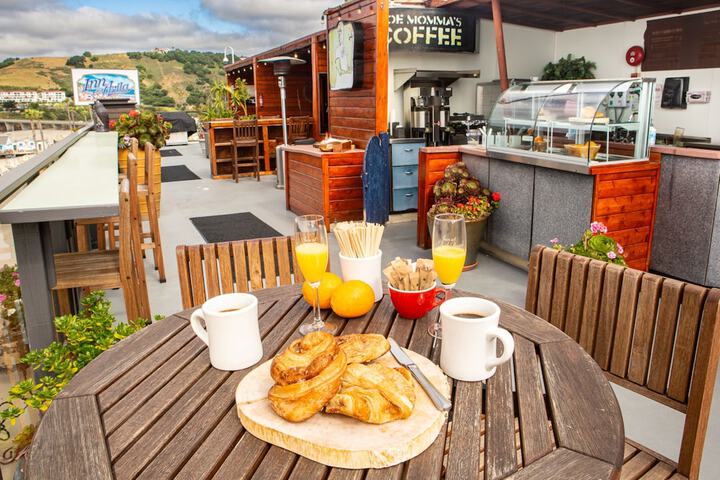 Breakfast area