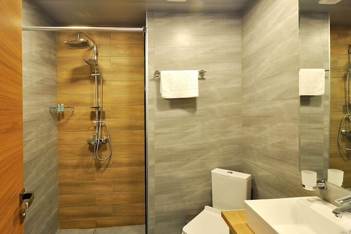 Room 20 of 34
