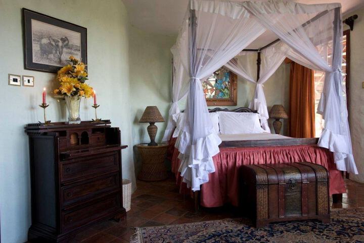 Room 5 of 11