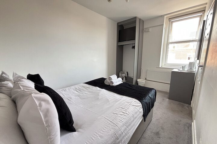 Room 13 of 105