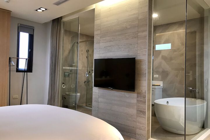 Room 41 of 100
