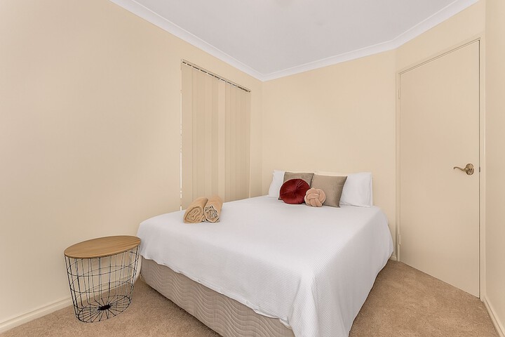 Room 4 of 23