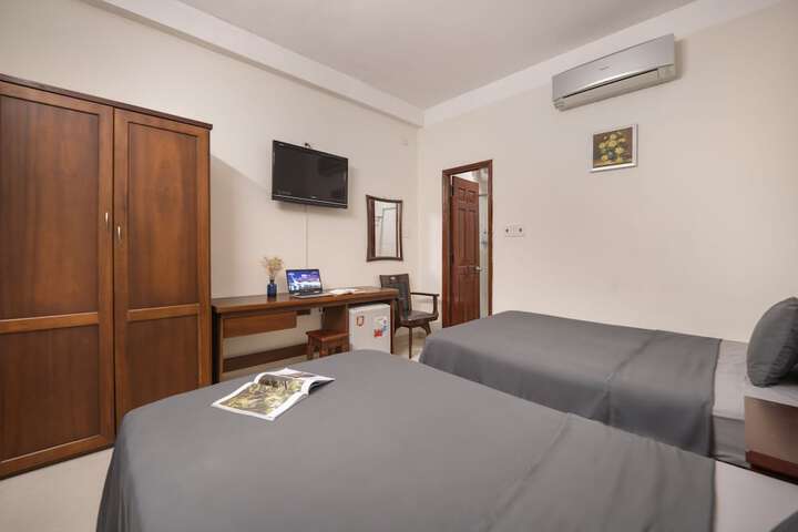 Room 10 of 22