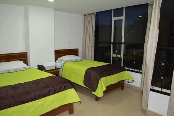 Room 6 of 11