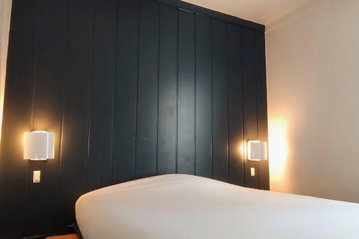 Room 8 of 22