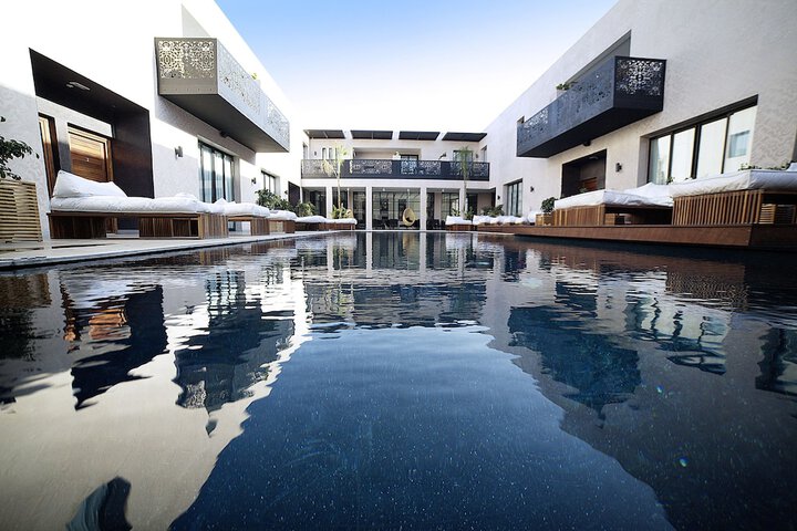 Hotel with Pool