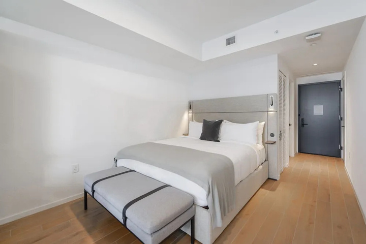 Room 4 of 23