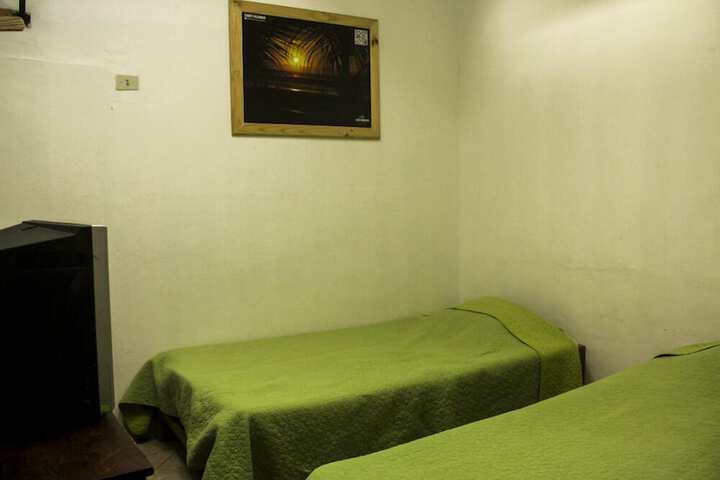 Room 10 of 21