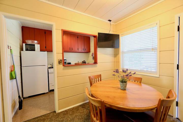 Room 4 of 16