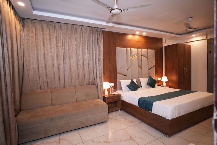 Room 9 of 43