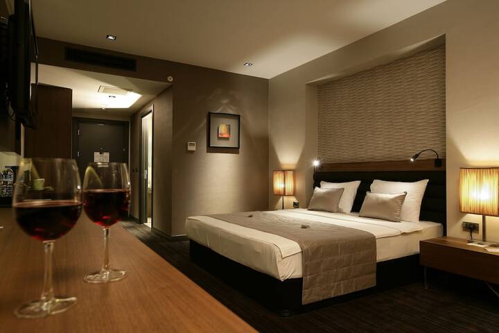 Room 7 of 64