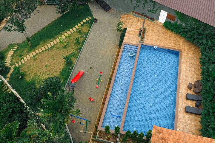 Pool 41 of 106