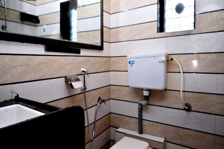 Room 6 of 20