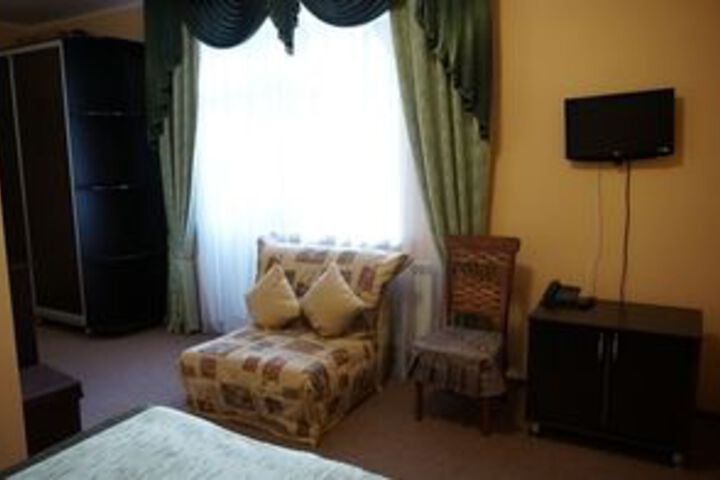 Room 10 of 25