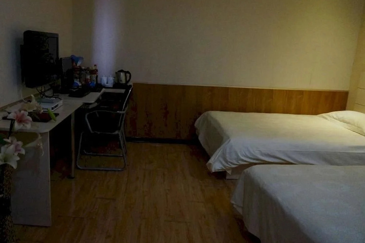 Room 3 of 10