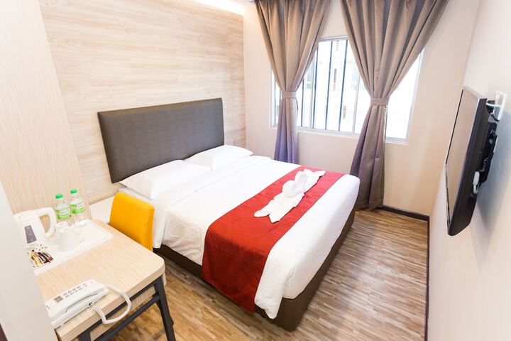 Room 14 of 90