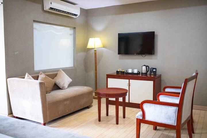 Room 21 of 57