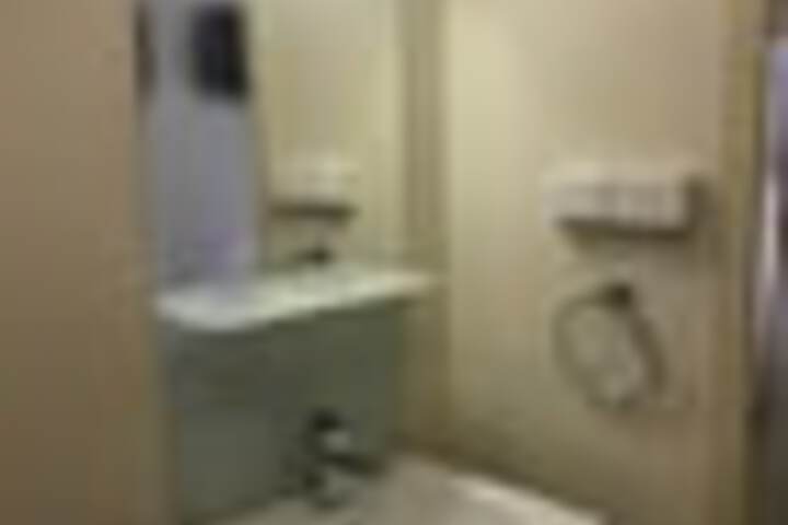 Room 14 of 27
