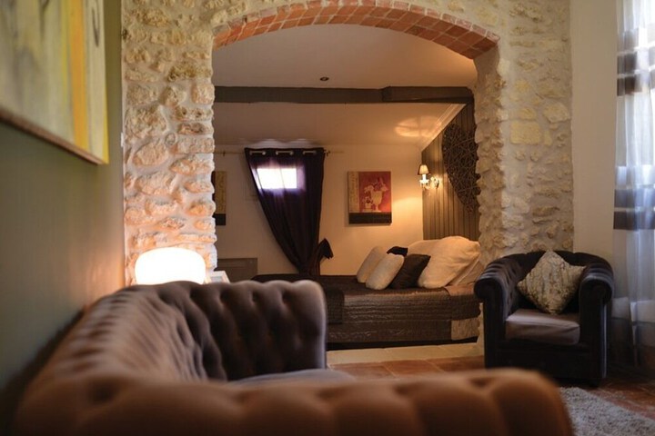 Room 6 of 22